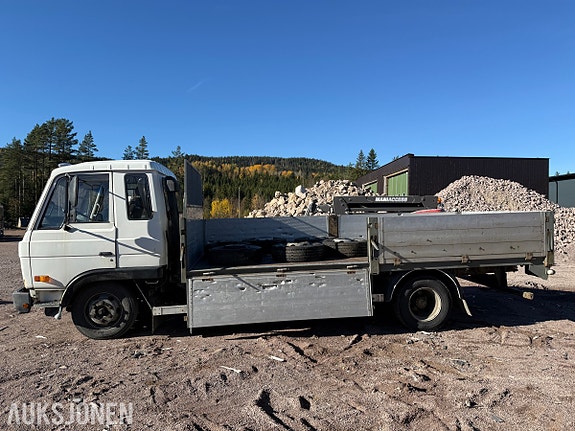 Nissan Planbil m/nedfellbarekarmer 8 of 23