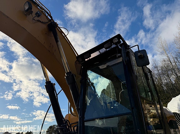 Cat 323DL 8 of 30