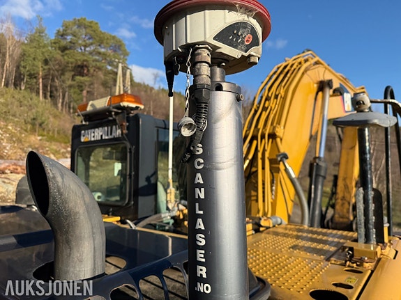 Cat 323DL 26 of 30
