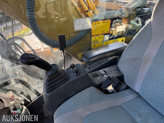 Cat 323DL 18 of 30