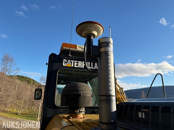 Cat 323DL 27 of 30