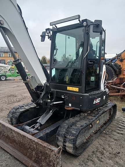 Bobcat E60 R2 4 of 17