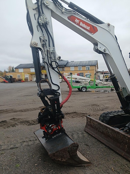 Bobcat E60 R2 11 of 17