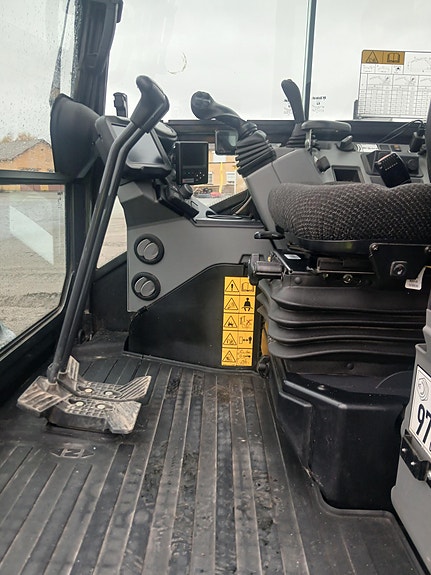 Bobcat E60 R2 15 of 17