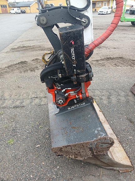Bobcat E60 R2 13 of 17
