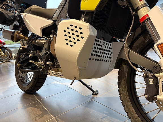 Husqvarna Norden 901 Expedition 8 of 9
