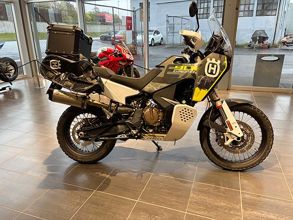 Husqvarna Norden 901 Expedition 2 of 9
