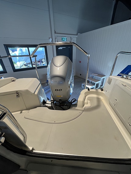 Fin TG 5,9  med Honda BF 80 og Tysse båthenger selges for kunde 7 of 19
