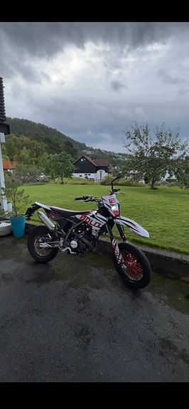 Fantic XMF 125 2 of 8