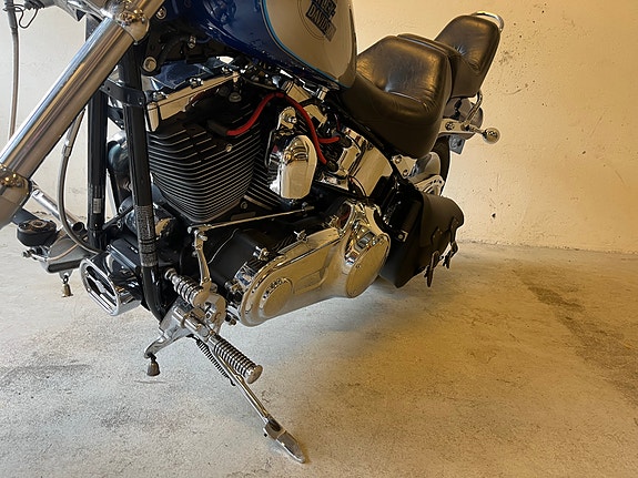 Harley-Davidson FXSTC Softail Custom 11 of 14