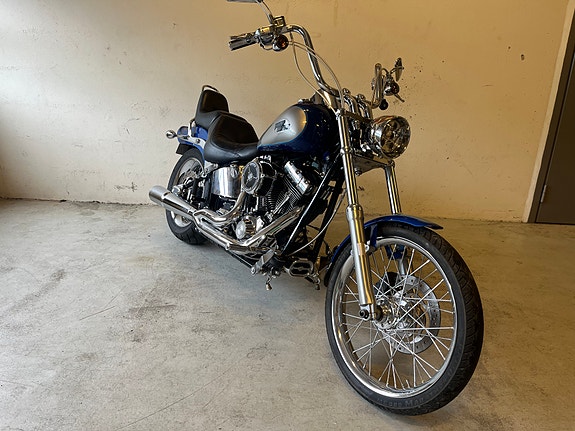 Harley-Davidson FXSTC Softail Custom 3 of 14