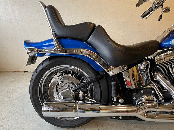Harley-Davidson FXSTC Softail Custom 8 of 14