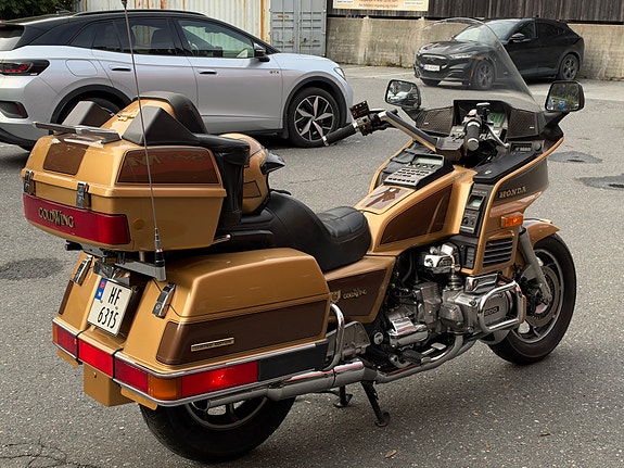 Honda GL 1200 Goldwing 9 of 17