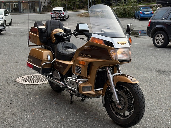 Honda GL 1200 Goldwing 7 of 17
