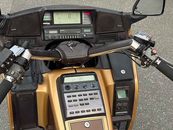 Honda GL 1200 Goldwing 13 of 17