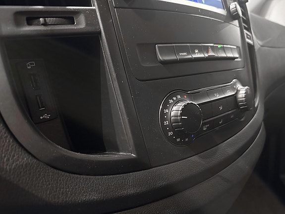 Mercedes-Benz Vito 12 of 18