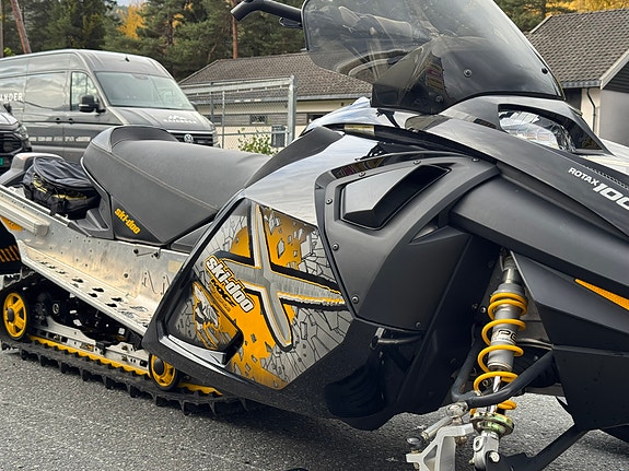 Ski-doo MXZ Renegade 1000 SDI 7 of 10