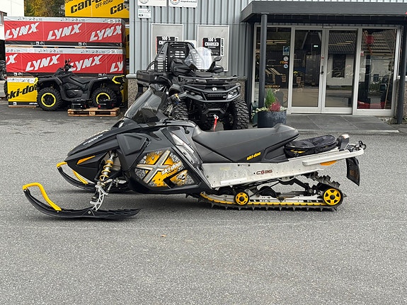 Ski-doo MXZ Renegade 1000 SDI 2 of 10
