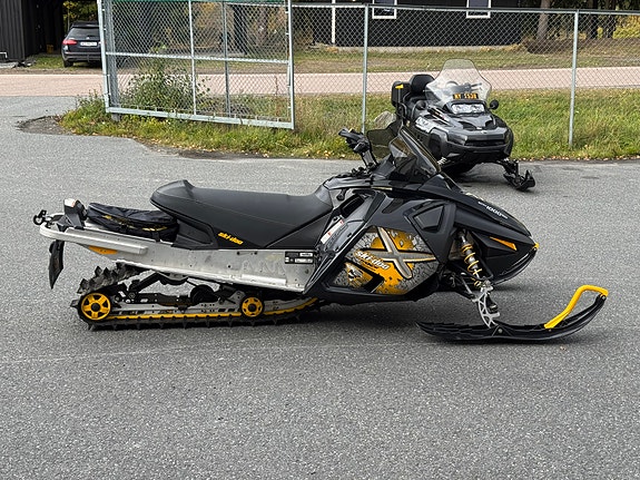 Ski-doo MXZ Renegade 1000 SDI 5 of 10