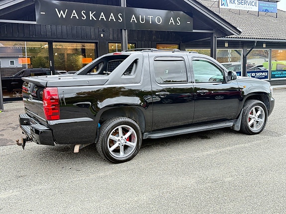 Chevrolet Avalanche 5 of 18