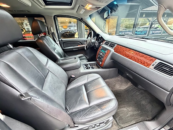 Chevrolet Avalanche 16 of 18