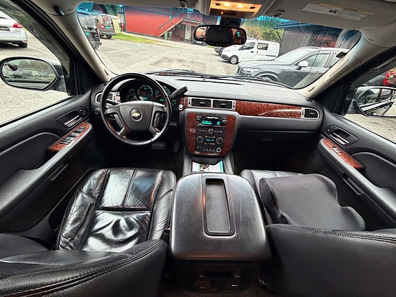 Chevrolet Avalanche 9 of 18