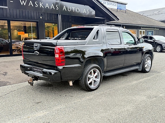 Chevrolet Avalanche 4 of 18
