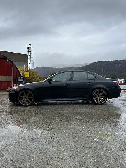 BMW 525d 6 of 15