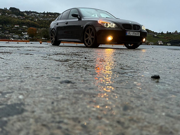 BMW 525d 2 of 15