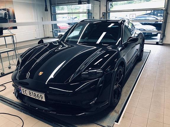 Porsche Taycan 4