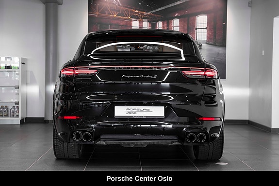 Porsche Cayenne Turbo S 4 of 30