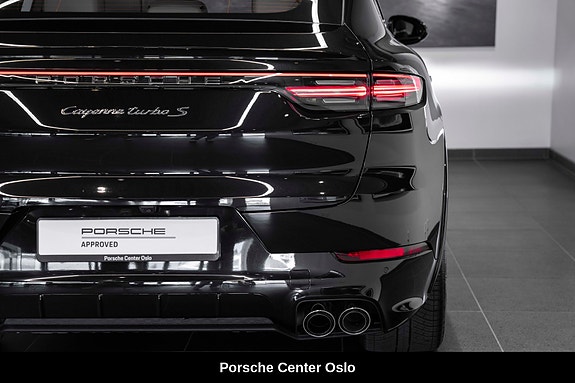 Porsche Cayenne Turbo S 5 of 30