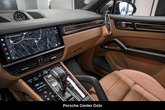 Porsche Cayenne Turbo S 20 of 30