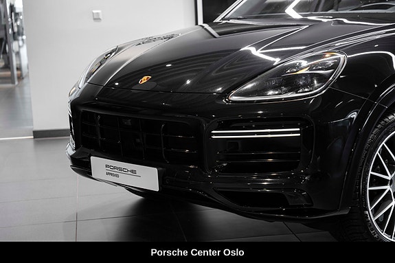 Porsche Cayenne Turbo S 11 of 30