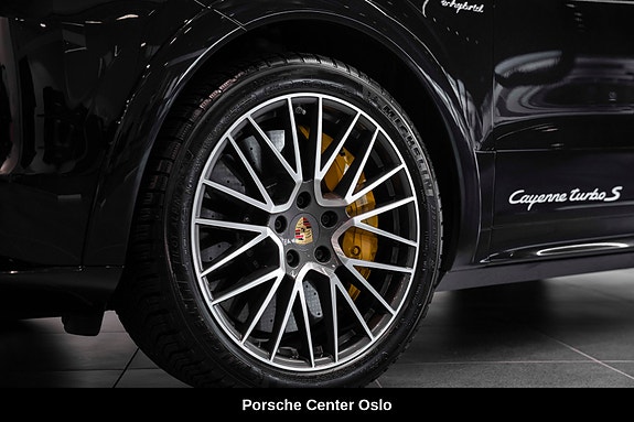 Porsche Cayenne Turbo S 12 of 30