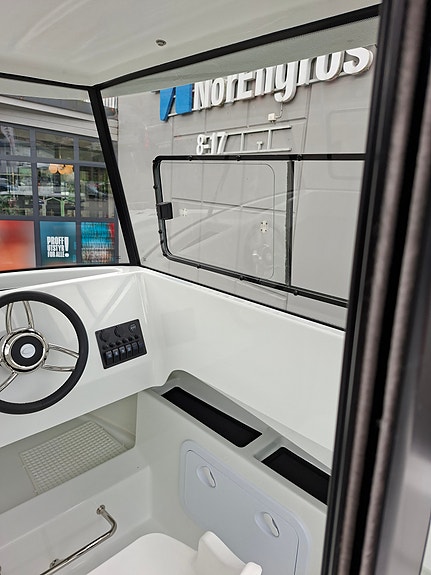 SMARTLINER 21 FISHER M/ SUZUKI DF60ATL 15 of 21
