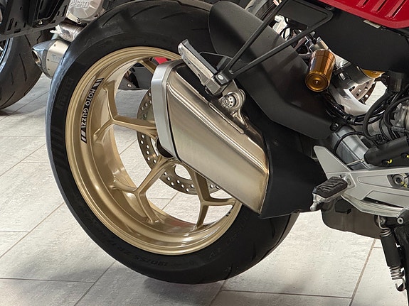 Moto Guzzi V100 MANDELLO S E5+ / AKTIVE ØHLINS / ADAPTIV CRUISE++ 4 of 21