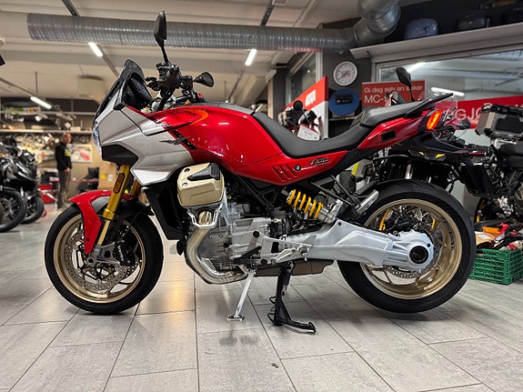 Moto Guzzi V100 MANDELLO S E5+ / AKTIVE ØHLINS / ADAPTIV CRUISE++ 8 of 21