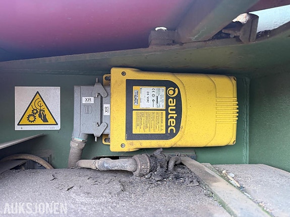 Andre Tabarelli S5000 - Hydraulisk skrapjernspresse på krokramme 22 of 28