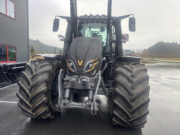 Valtra Q305 2025, kr 2 529 000,-