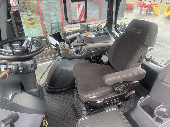 Valtra Q305 2025, kr 2 529 000,-