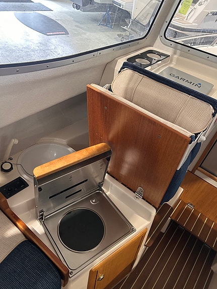 Bella 580C m/3 år gammel Suzuki 80 hk. 9 of 13