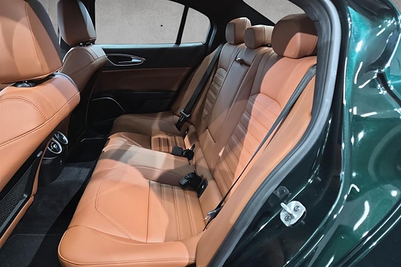 Alfa Romeo Giulia 15 of 28
