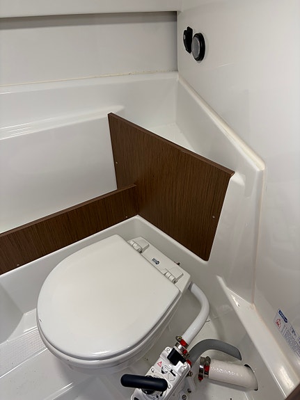 Beneteau Antares 7  med båttilhenger og helkalesje. Høstpris 30 of 30