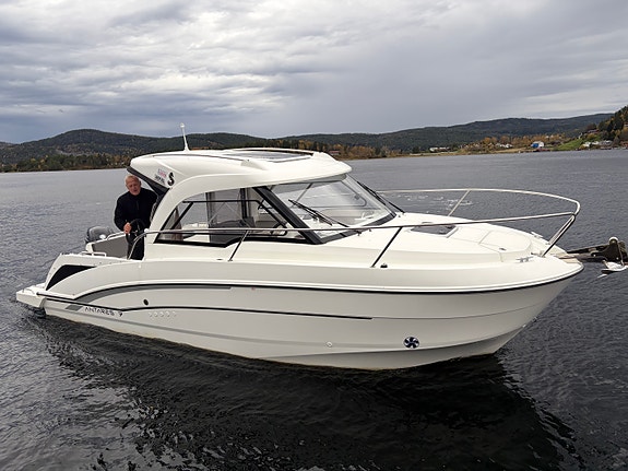 Beneteau Antares 7  med båttilhenger og helkalesje. Høstpris 2 of 30
