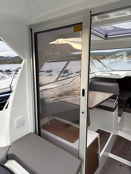 Beneteau Antares 7  med båttilhenger og helkalesje. Høstpris 28 of 30