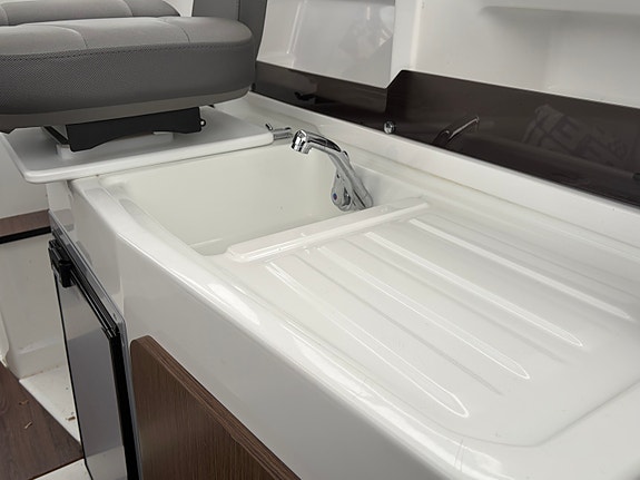 Beneteau Antares 7  med båttilhenger og helkalesje. Høstpris 15 of 30
