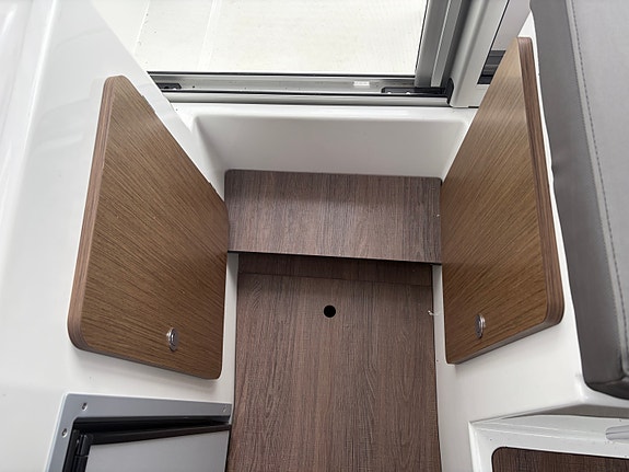 Beneteau Antares 7  med båttilhenger og helkalesje. Høstpris 21 of 30