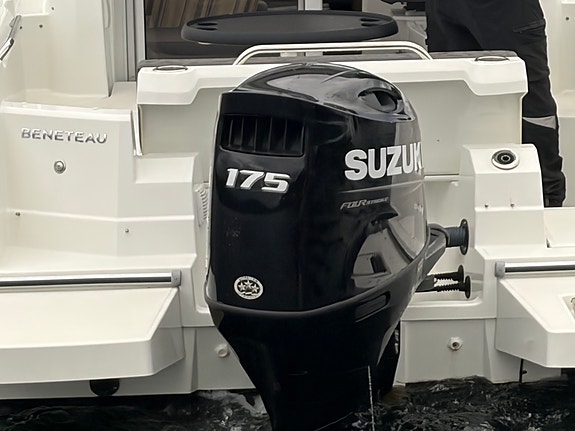 Beneteau Antares 7  med båttilhenger og helkalesje. Høstpris 7 of 30