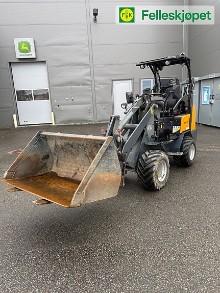 Giant D2635W 4 of 13